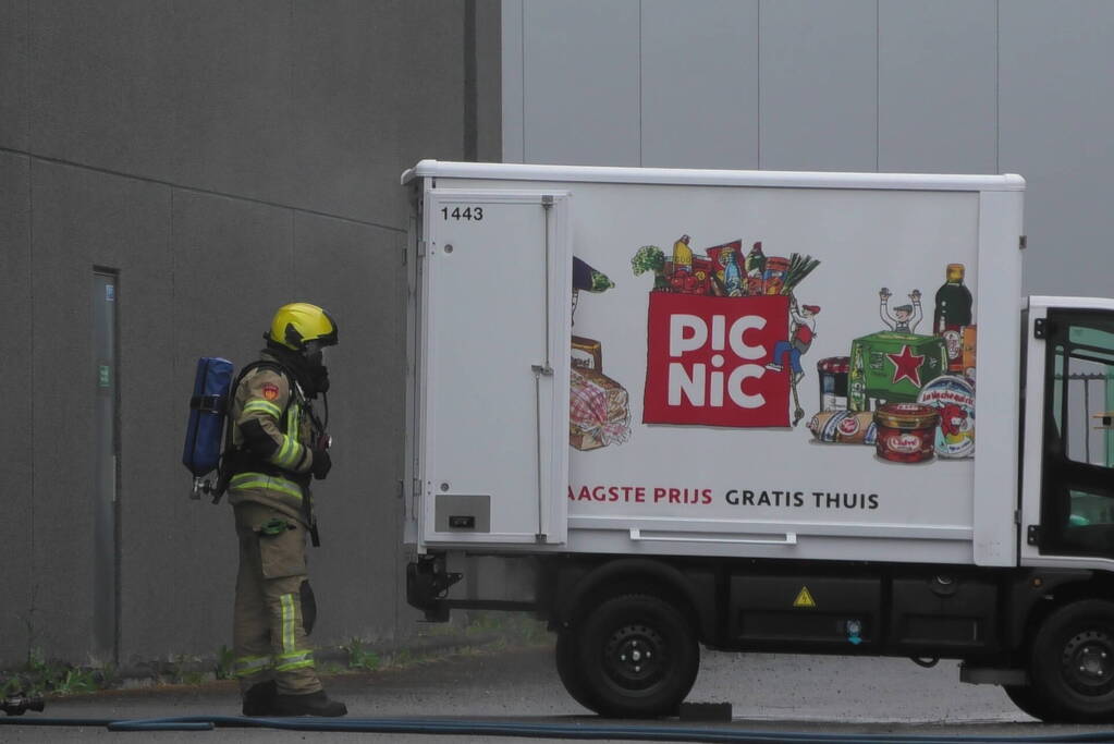 Elektrische bezorgwagen Picnic vliegt in brand