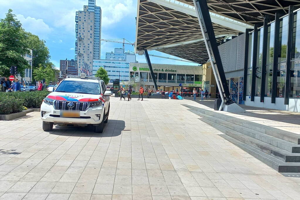 Hal NS-station ontruimd na mogelijk verdacht pakketje