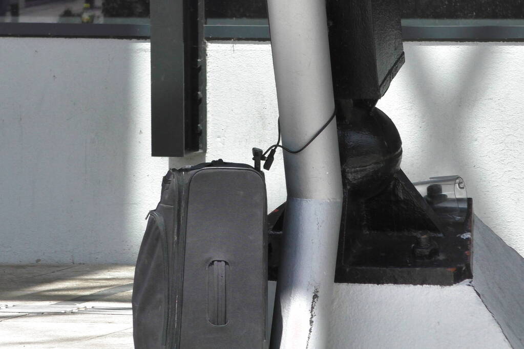 Hal NS-station ontruimd na mogelijk verdacht pakketje