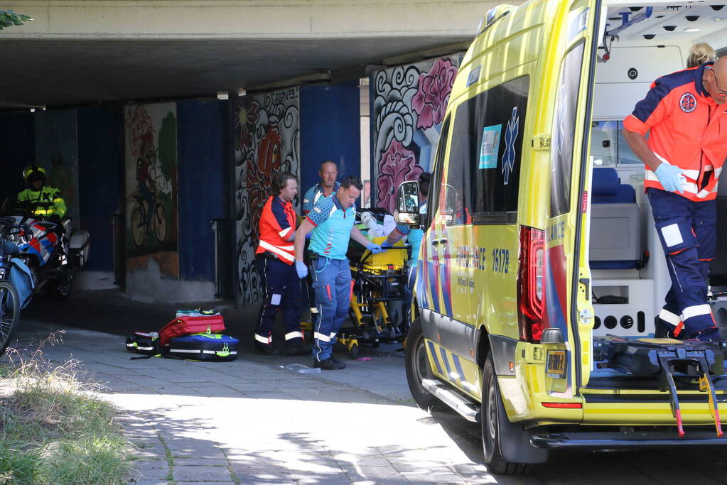 Fietser zwaargewond na frontale aanrijding op fietspad