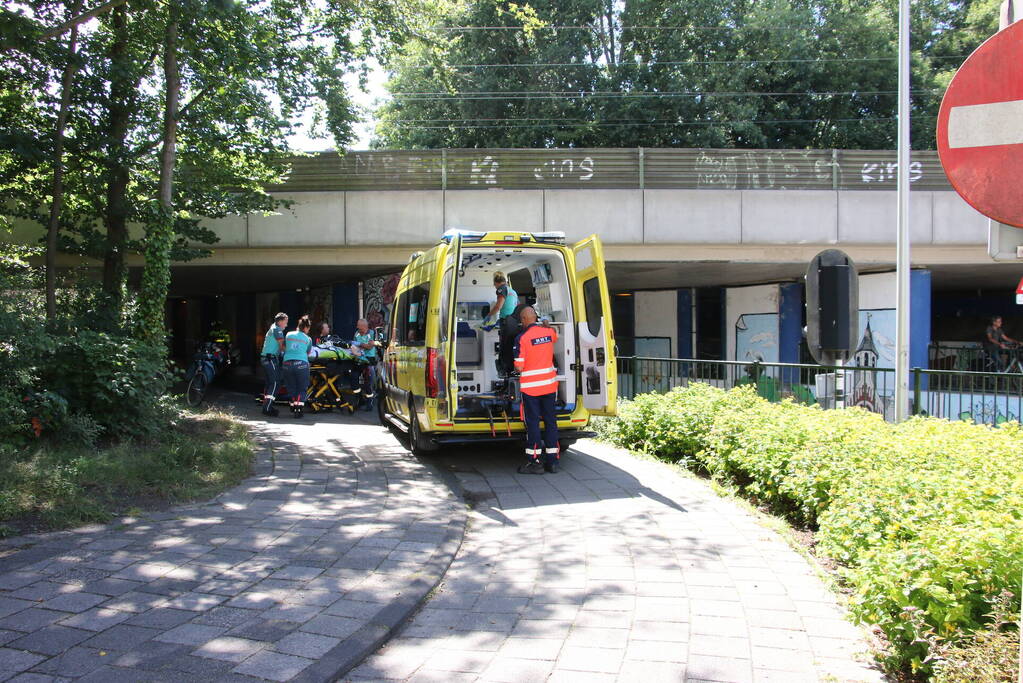 Fietser zwaargewond na frontale aanrijding op fietspad
