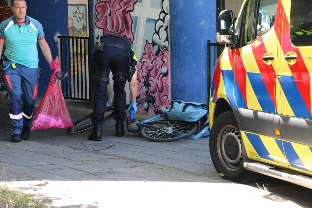 Fietser zwaargewond na frontale aanrijding op fietspad