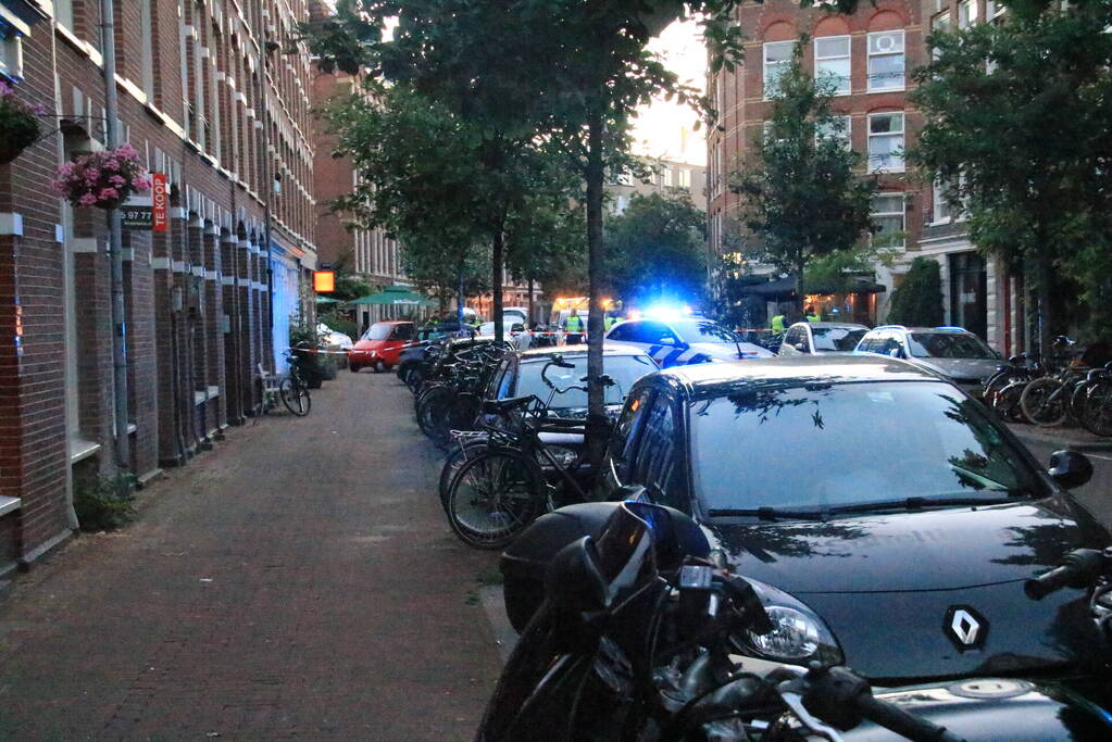Straat afgelopen door steekpartij