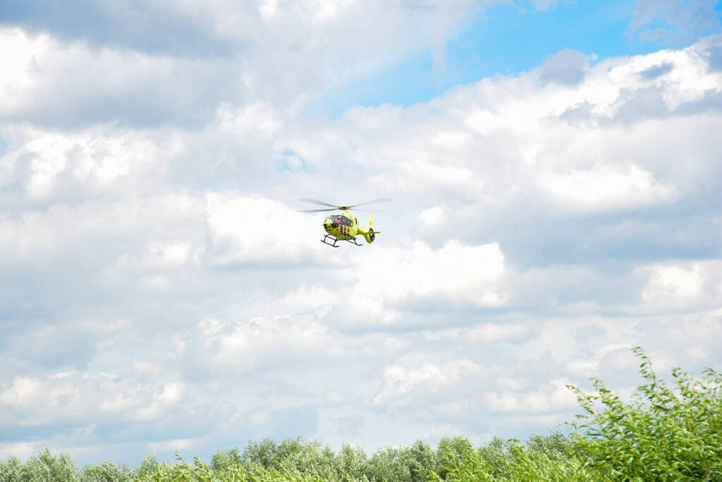 Traumahelikopter landt voor incident op partyschip