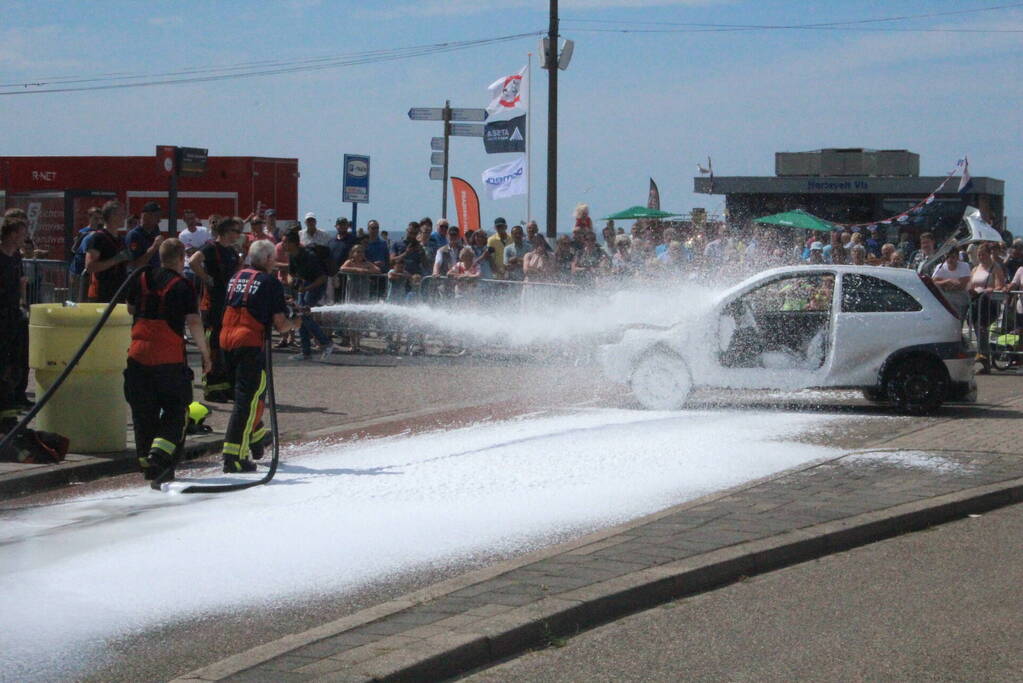 Reddingsbrigade jaarlijks grote reddingsdemonstratie