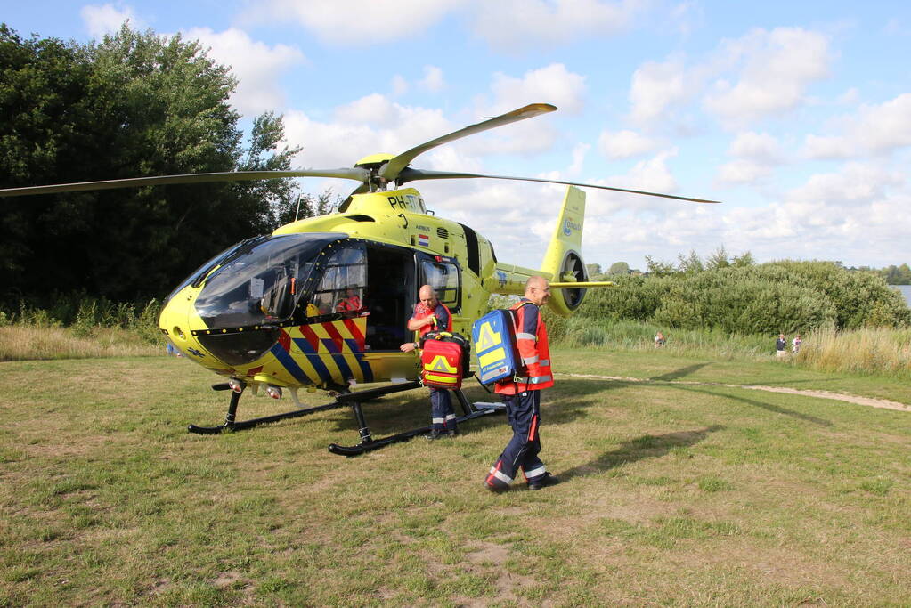 Traumahelikopter landt voor medisch incident