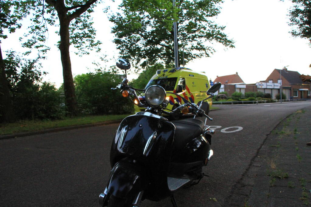 Scooterrijder gaat onderuit en raakt gewond