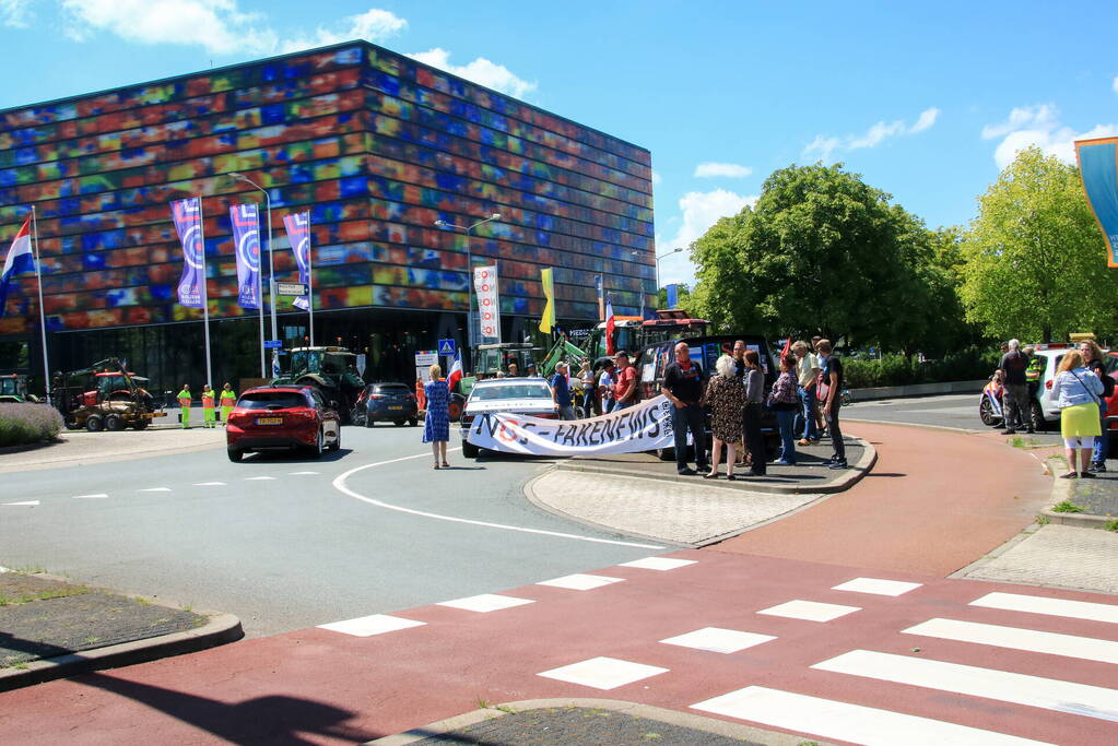 Mediapark geblokkeerd door boeren