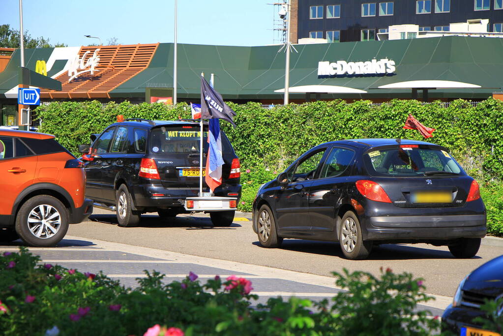 Demonstranten maken zich klaar voor demonstratie