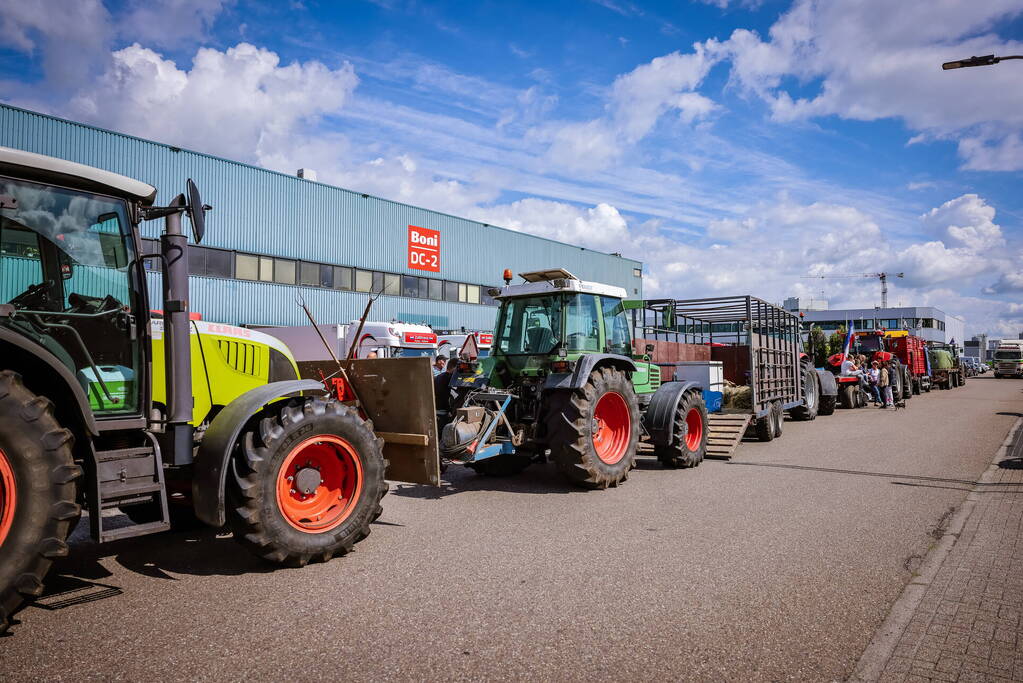 Boeren blokkeren distributiecentrum Boni