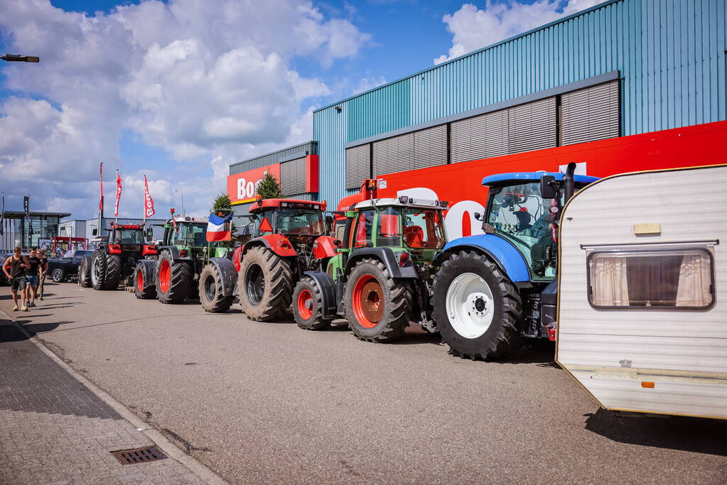 Boeren blokkeren distributiecentrum Boni