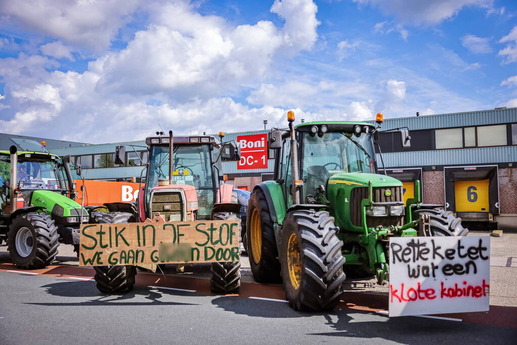 Boeren blokkeren distributiecentrum Boni
