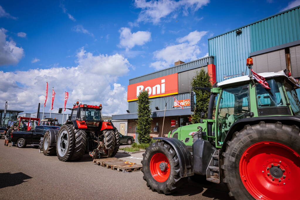 Boeren blokkeren distributiecentrum Boni