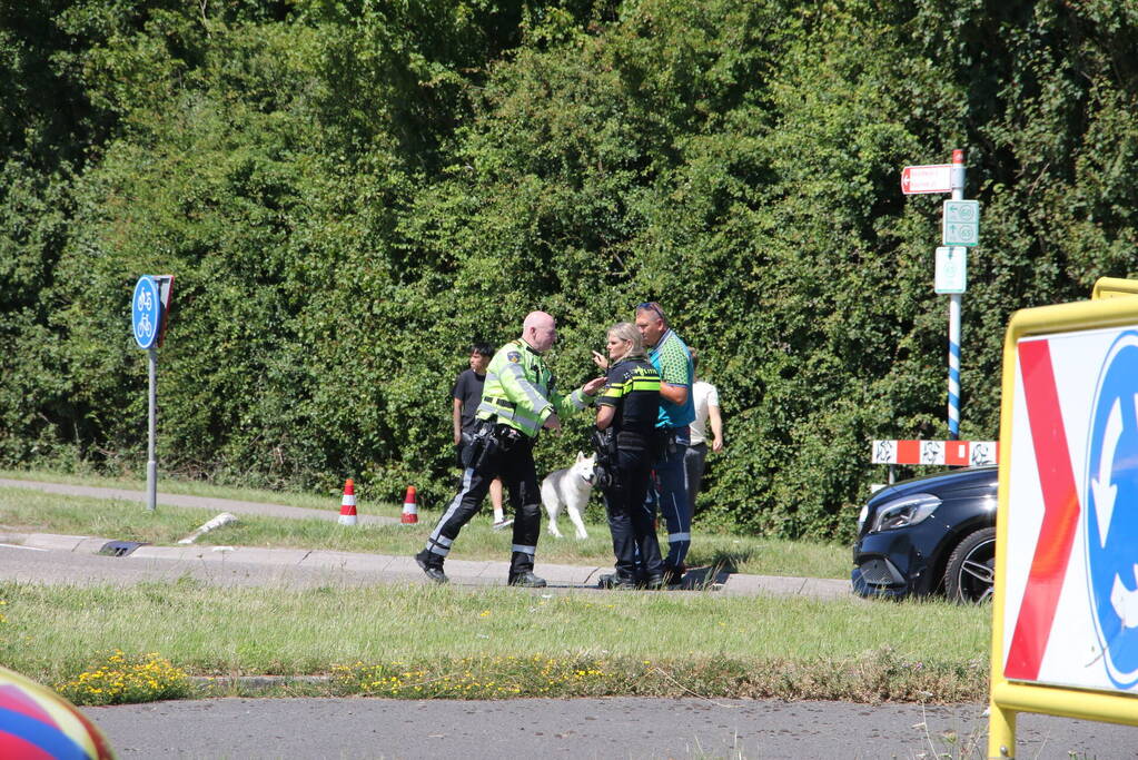 Overstekende scootmobiel aangereden door vrachtwagen