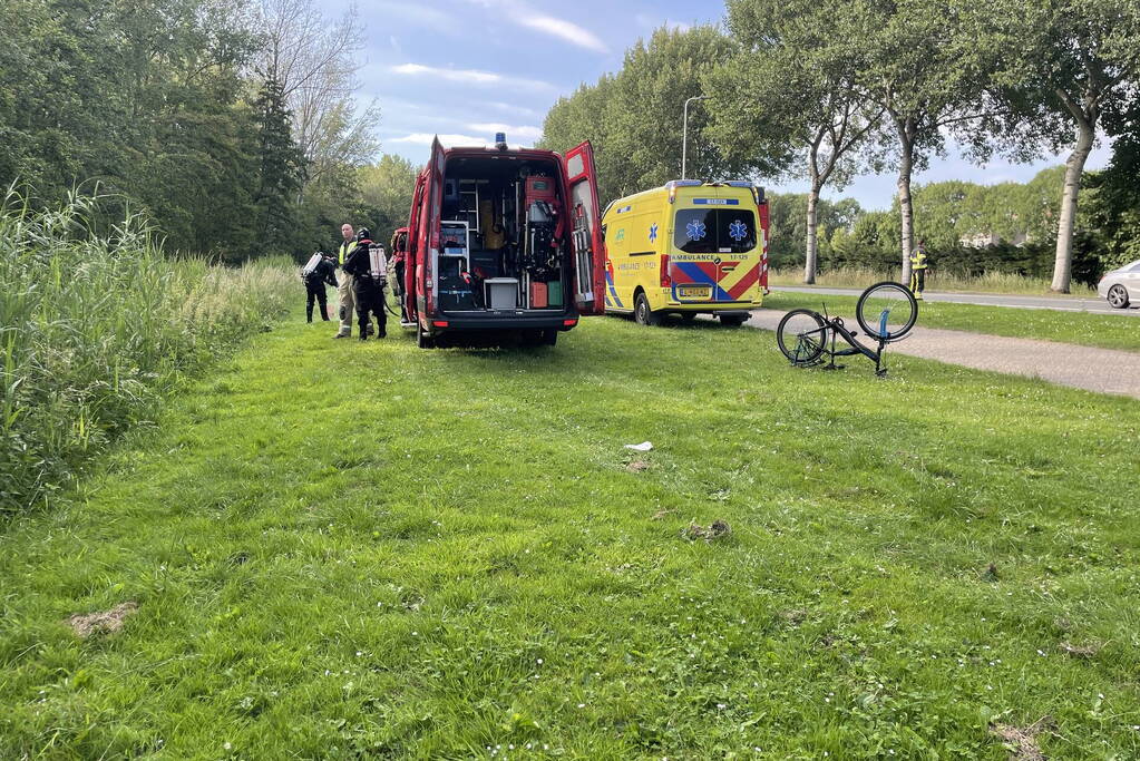 Zoekactie na aantreffen fiets in slootkant