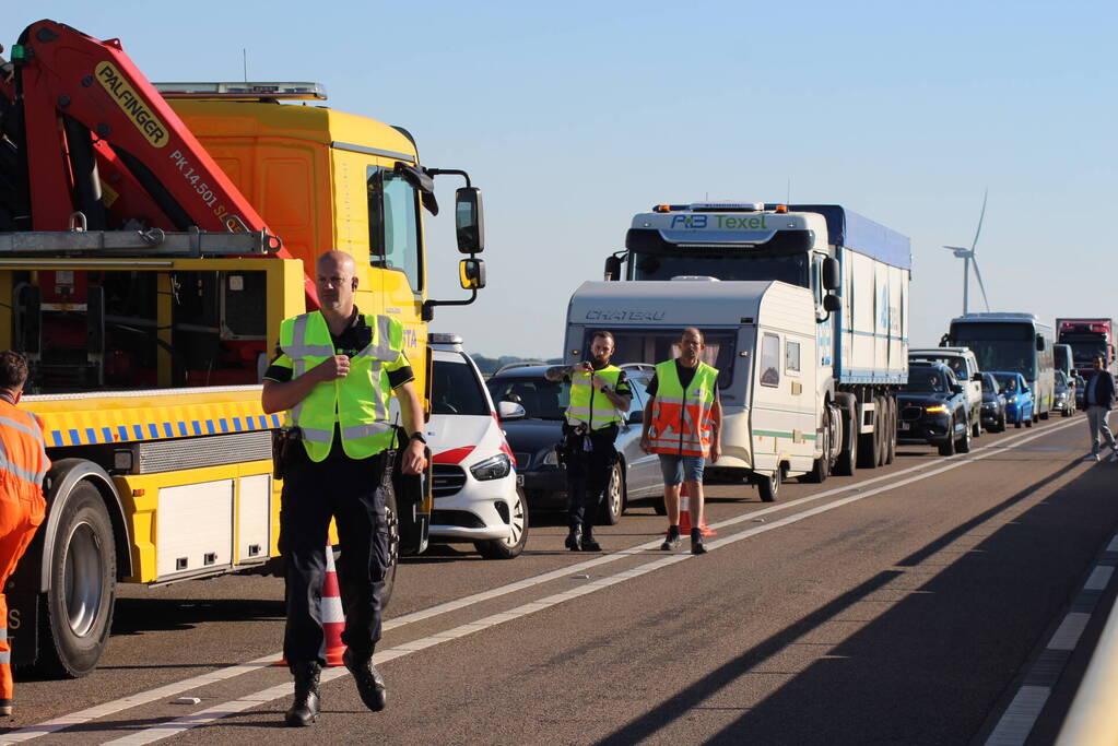 Drie auto's betrokken bij botsing Zeelandbrug