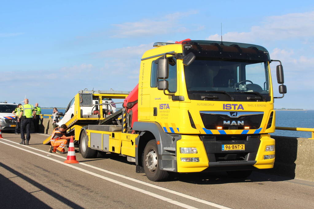 Drie auto's betrokken bij botsing Zeelandbrug