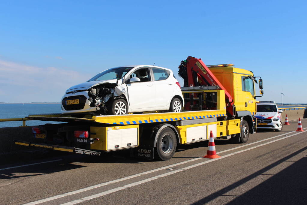 Drie auto's betrokken bij botsing Zeelandbrug