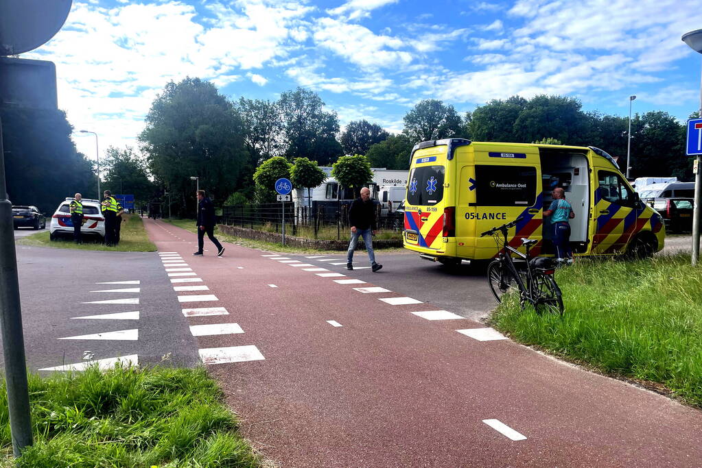Brommerrijder gewond bij botsing met auto