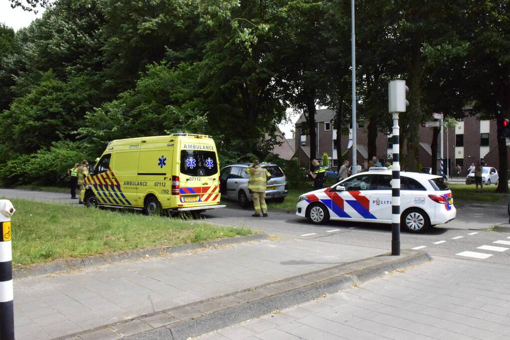 Kop-staartbotsing op kruispunt