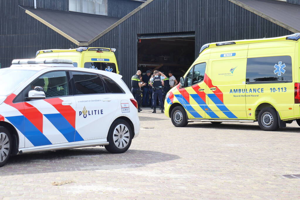 Persoon zwaargewond bij ongeval Medemblikkerloods