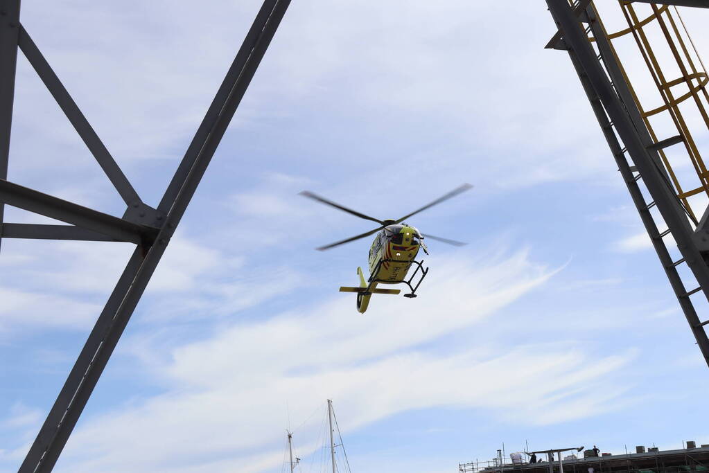 Persoon zwaargewond bij ongeval Medemblikkerloods