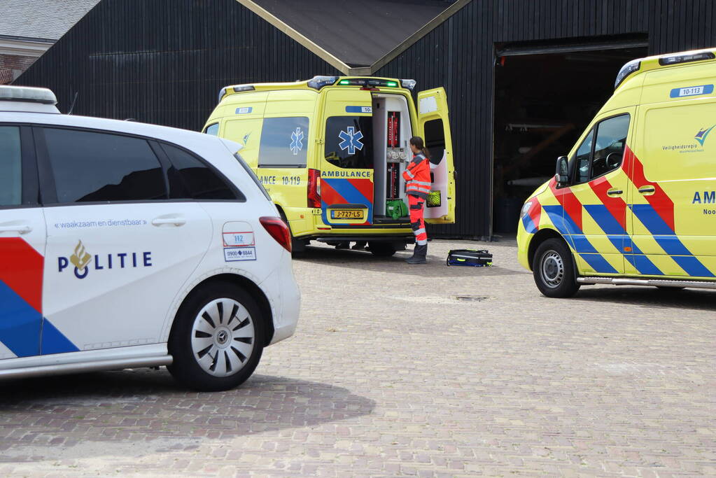 Persoon zwaargewond bij ongeval Medemblikkerloods
