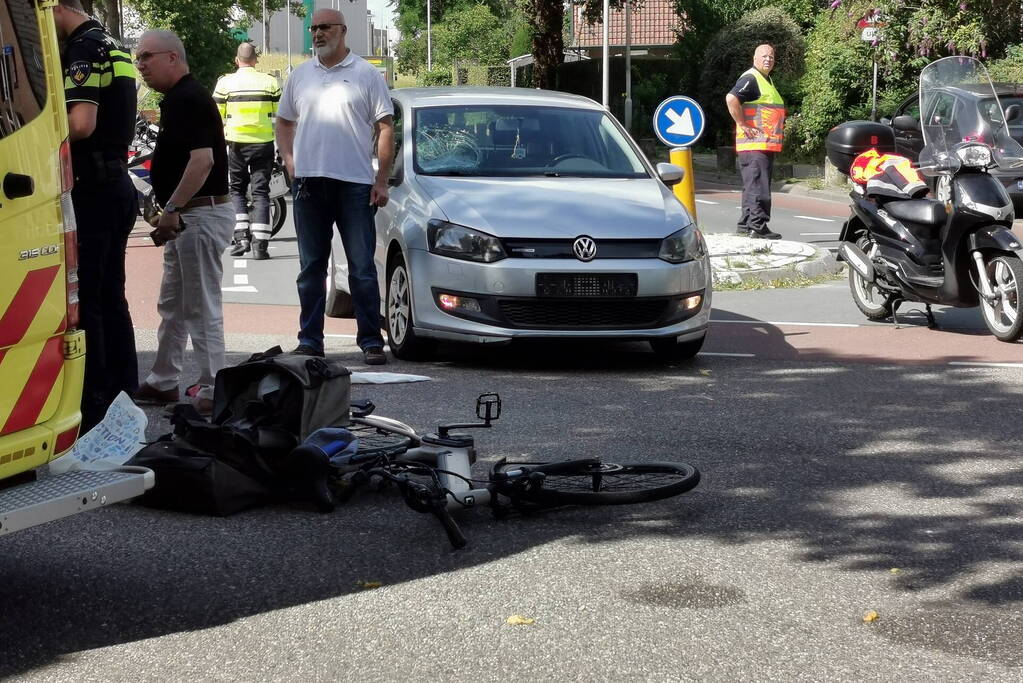 Automobilist ziet fietser over het hoofd