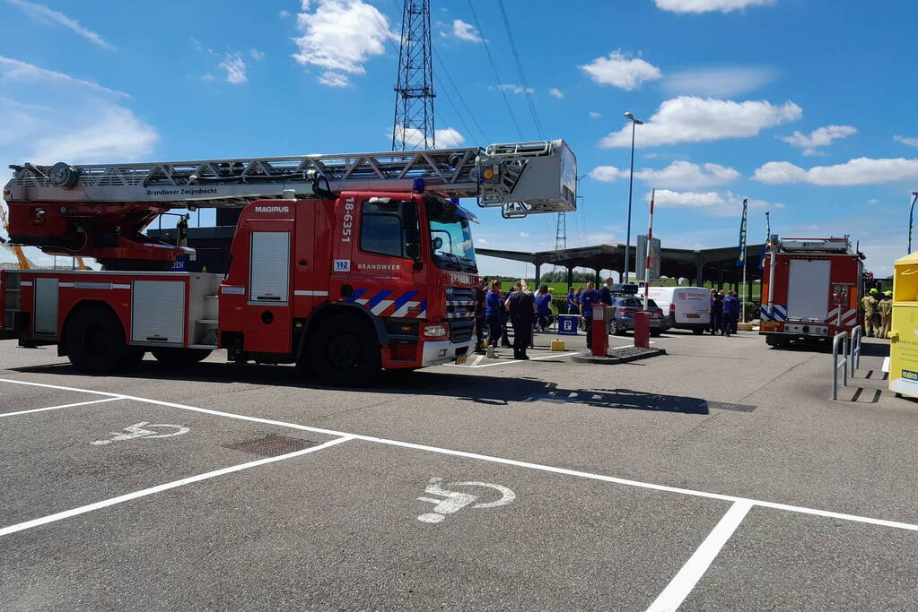 Koelkast groothandel Makro vat vlam