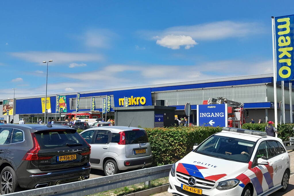 Koelkast groothandel Makro vat vlam