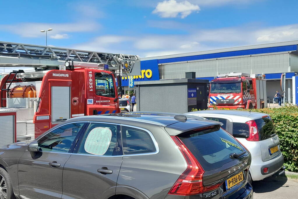 Koelkast groothandel Makro vat vlam