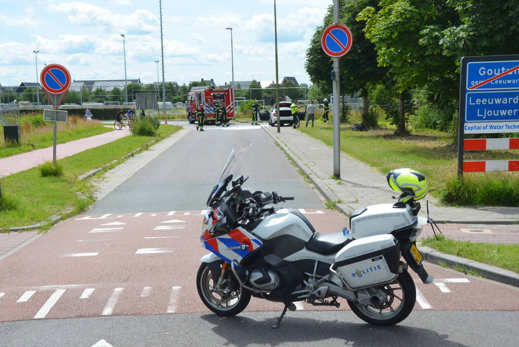 Motorcompartiment auto volledig uitgebrand