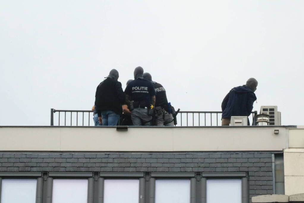 Vrouw met verward gedrag zet Rapenburg op stelten