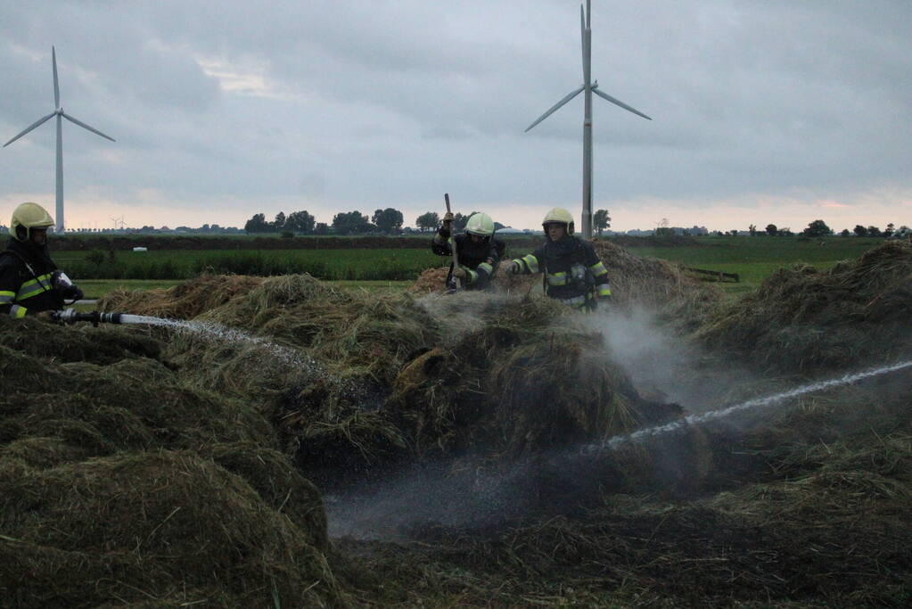 Veel rook vanwege brand in hooibalen