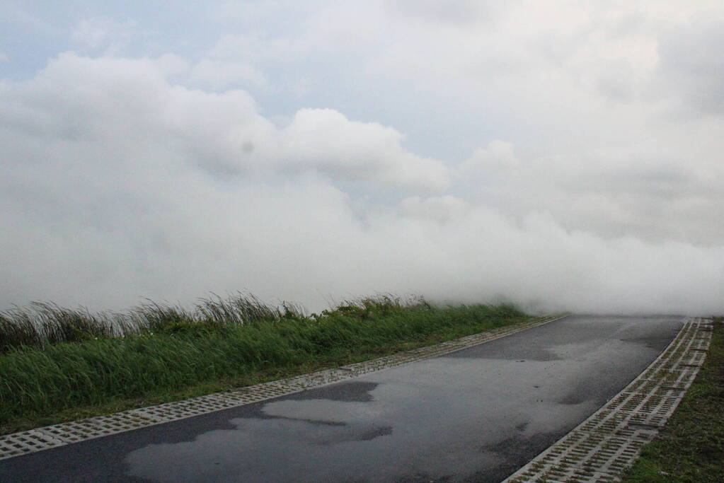 Rookontwikkeling vanwege brand in hooibalen