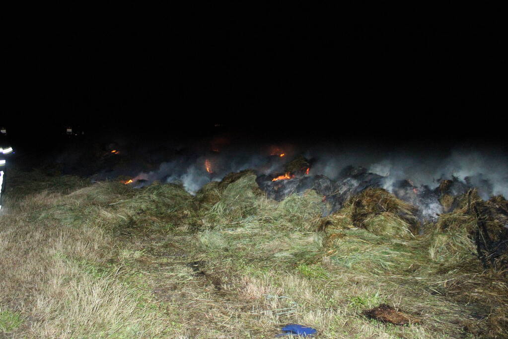 Rookontwikkeling vanwege brand in hooibalen