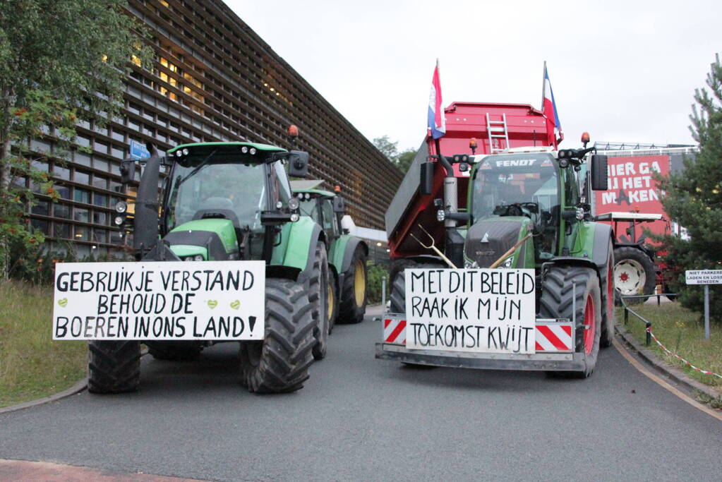 Boeren blokkeren ingang Media Park