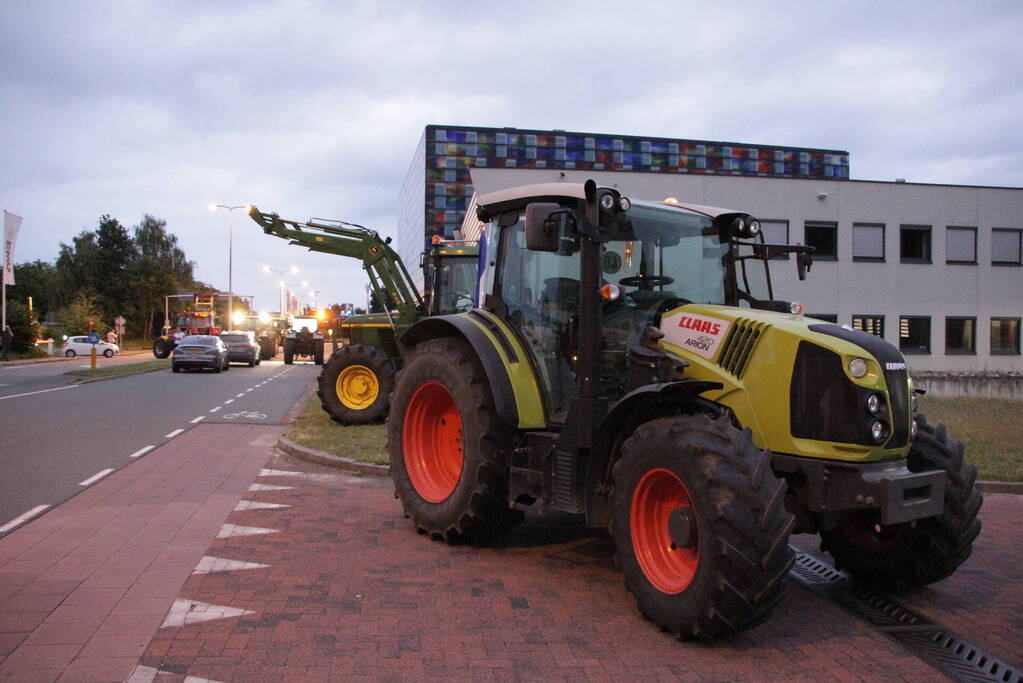 Boeren blokkeren ingang Media Park