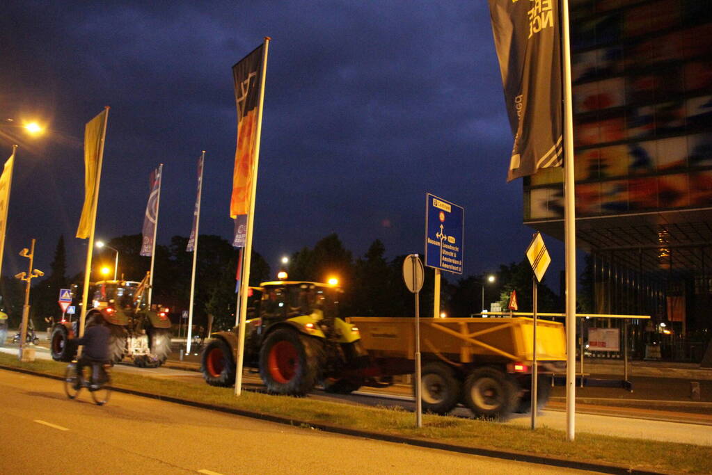 Boeren blokkeren ingang Media Park