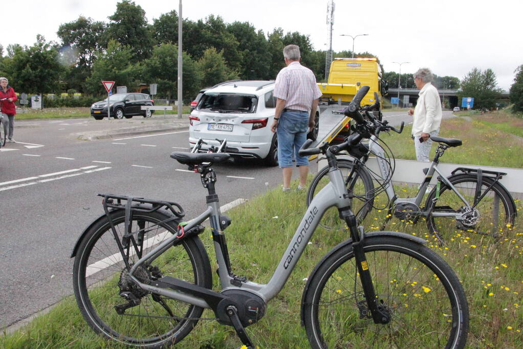 Vrachtwagen botst op voorligger