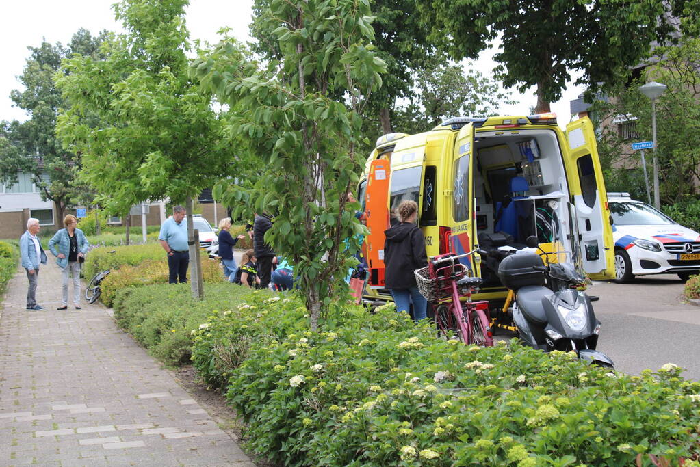 Fietsster gewond bij aanrijding met tractor