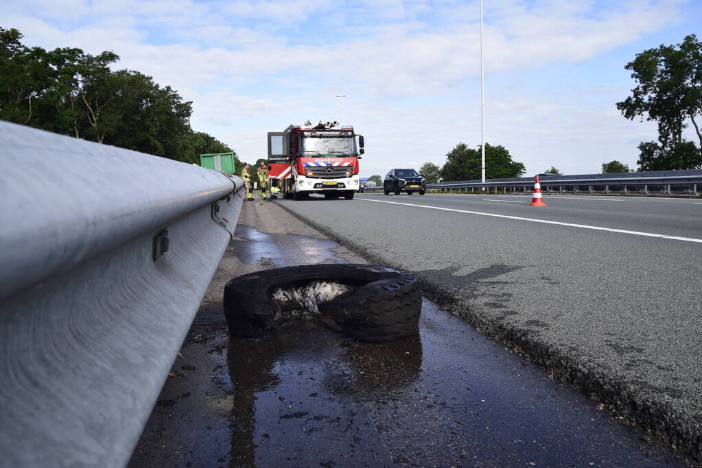 Brandweer blust vrachtwagenband