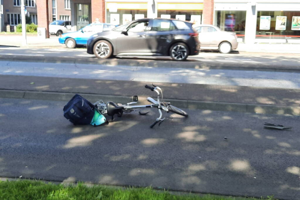 Fietser gewond bij botsing met auto