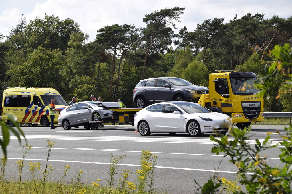 Drie auto's betrokken bij ketting botsing