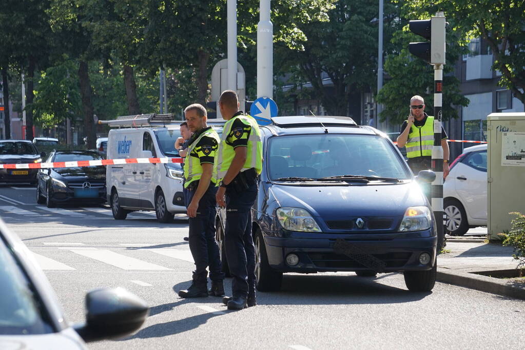 Fietser geschept door personenwagen