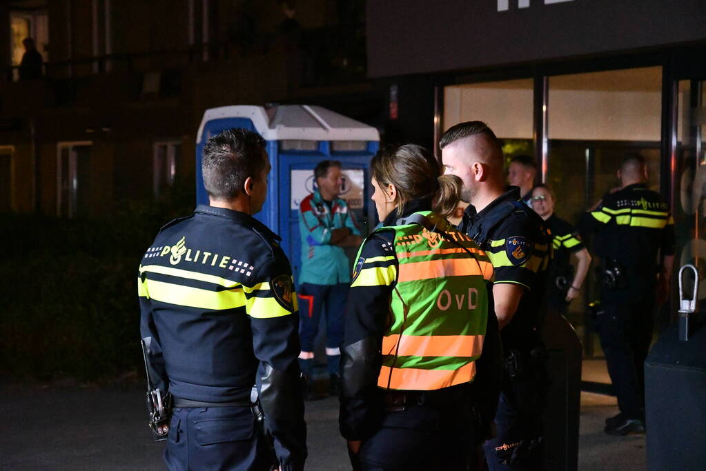 Brandweer groots ingezet voor brandmelding in zorgcomplex