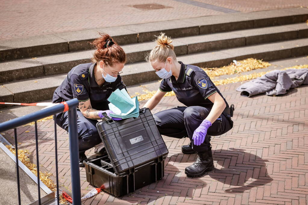 Gewonde bij steekpartij voor stadhuis
