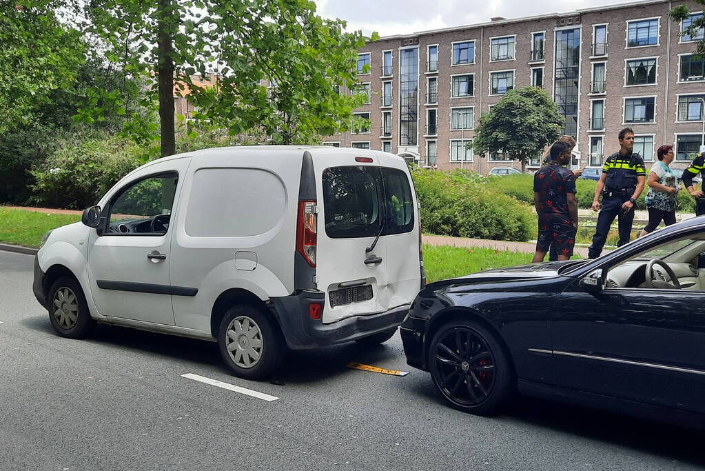 Gewonde bij ongeval tussen twee voertuigen