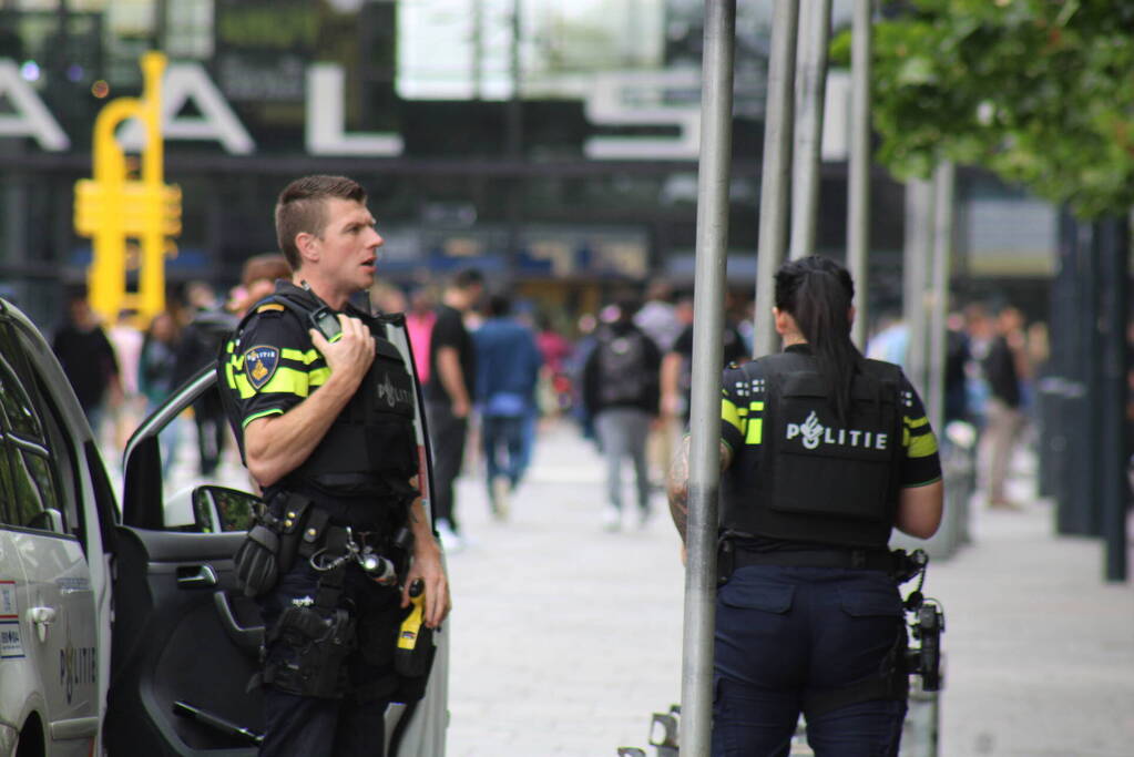 Melding vuurwapengevaarlijk persoon centraal station