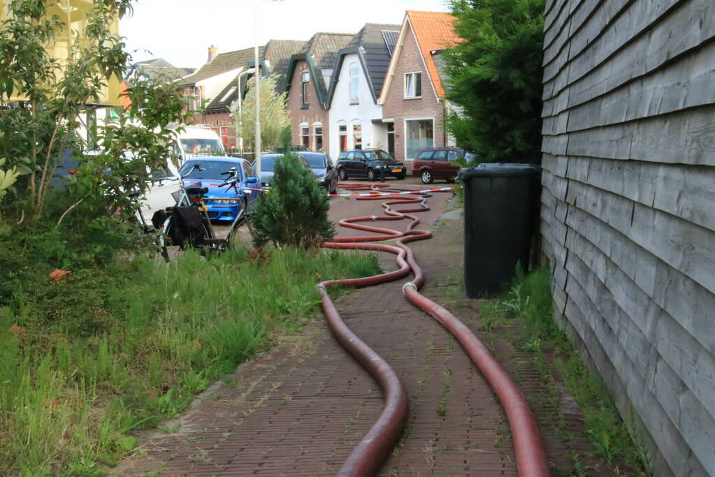 Grote uitslaande woningbrand